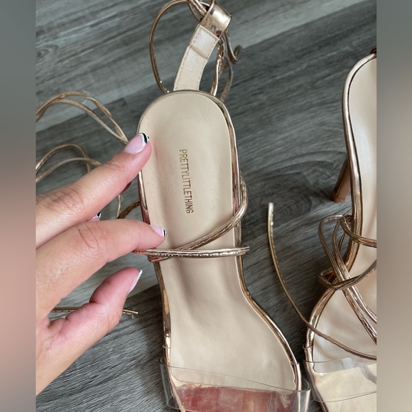 Pretty little thing heels size 5 rose gold shinny color - Picture 2 of 6